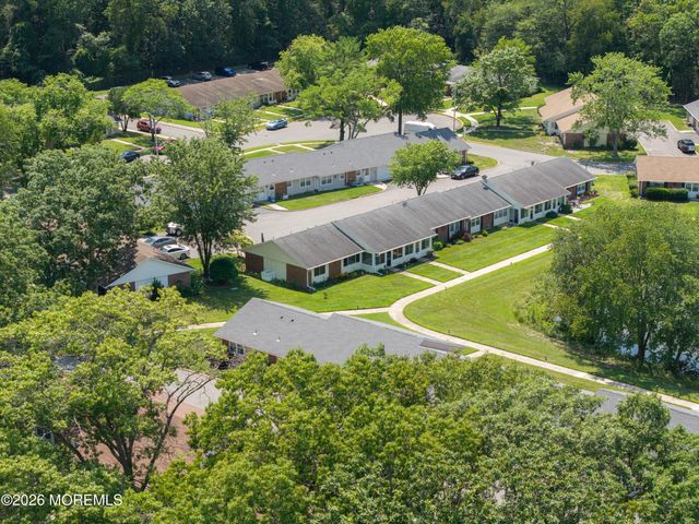 228B Buckingham Court, Lakewood, NJ 08701