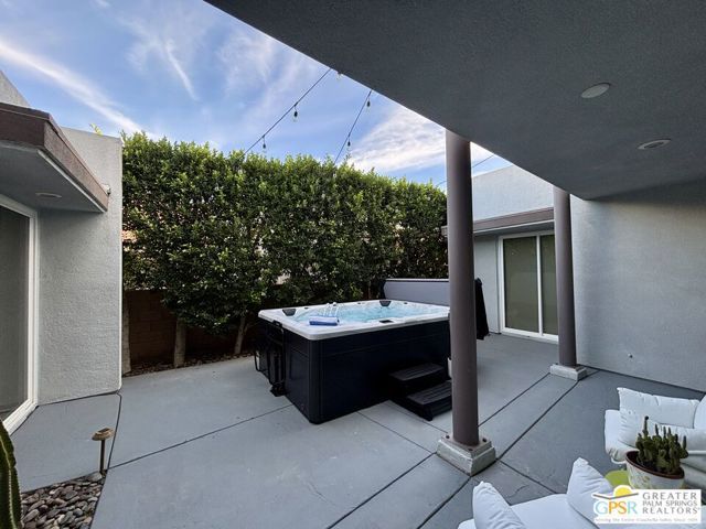 4934 Herzog Way, Palm Springs, CA 92262