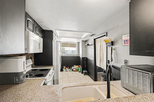 6308 NEWTOWN CIRCLE C4, Tampa, FL 33615