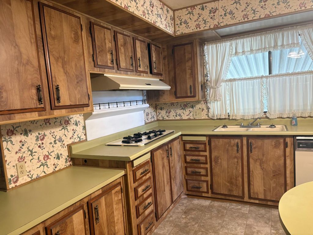 Image 11 of property listing at 1300 W Olson Avenue # 127, Reedley, CA 93654