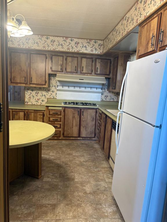 Image 17 of property listing at 1300 W Olson Avenue # 127, Reedley, CA 93654