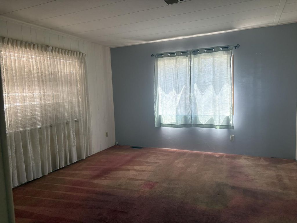 Image 33 of property listing at 1300 W Olson Avenue # 127, Reedley, CA 93654