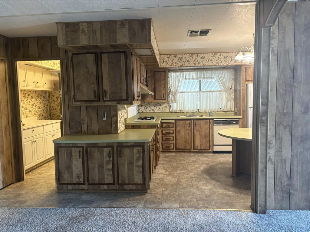 Image 6 of property listing at 1300 W Olson Avenue # 127, Reedley, CA 93654