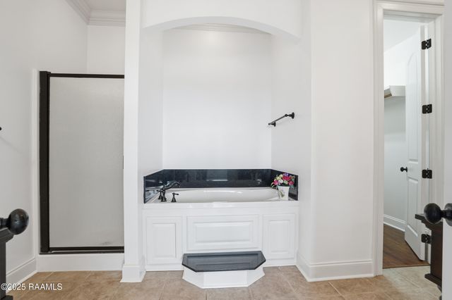 100 Tall Oaks Lane, Youngsville, LA 70592