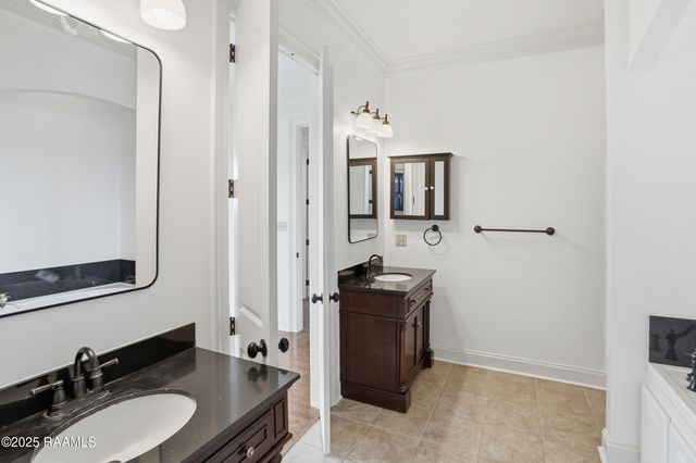 100 Tall Oaks Lane, Youngsville, LA 70592