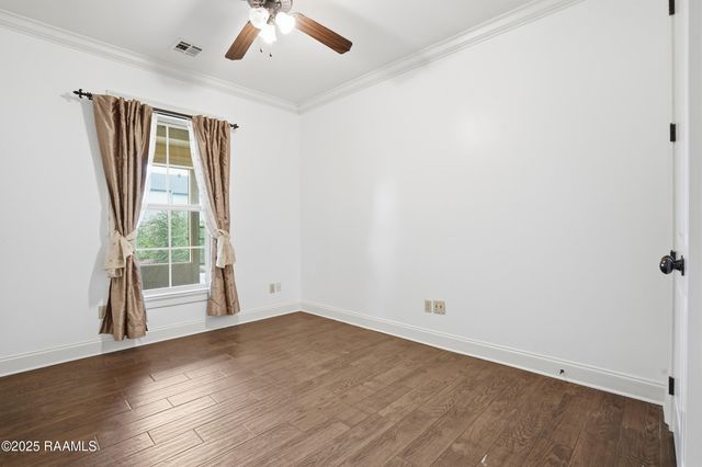 100 Tall Oaks Lane, Youngsville, LA 70592