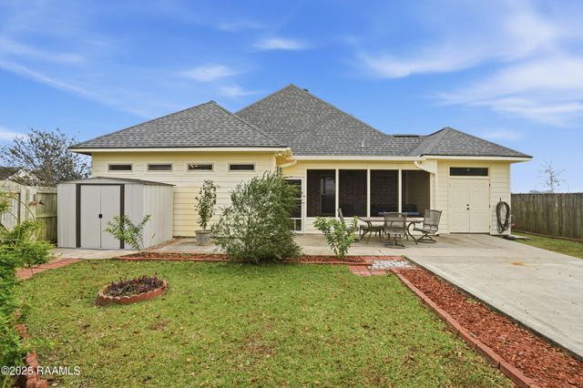 100 Tall Oaks Lane, Youngsville, LA 70592