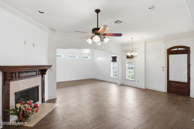 100 Tall Oaks Lane, Youngsville, LA 70592