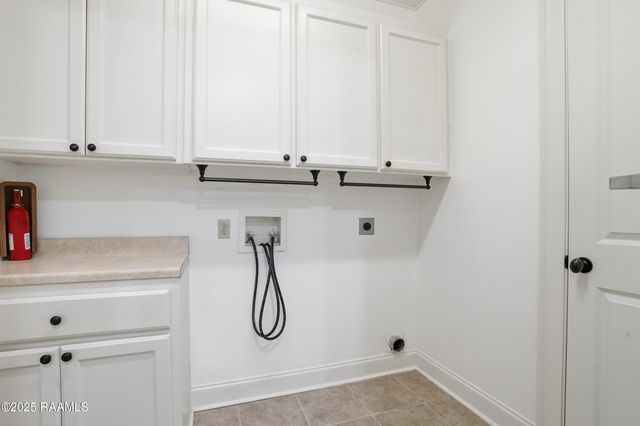 100 Tall Oaks Lane, Youngsville, LA 70592