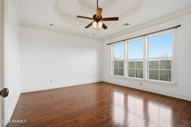 100 Tall Oaks Lane, Youngsville, LA 70592