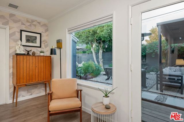 7244 Chicopee Avenue, Lake Balboa, CA 91406