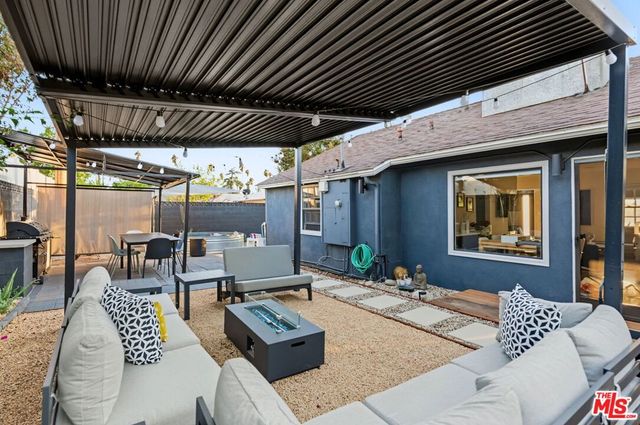 7244 Chicopee Avenue, Lake Balboa, CA 91406