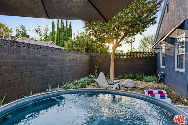 7244 Chicopee Avenue, Lake Balboa, CA 91406