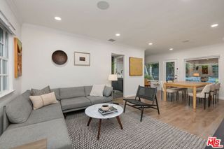 7244 Chicopee Avenue, Lake Balboa, CA 91406