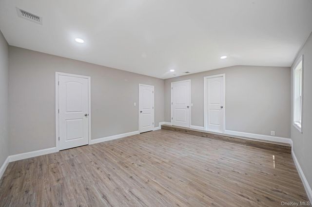 4 Evans Street, Coram, NY 11727
