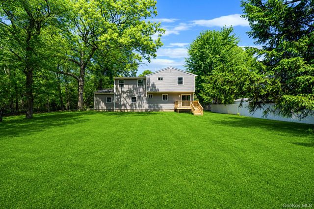 4 Evans Street, Coram, NY 11727