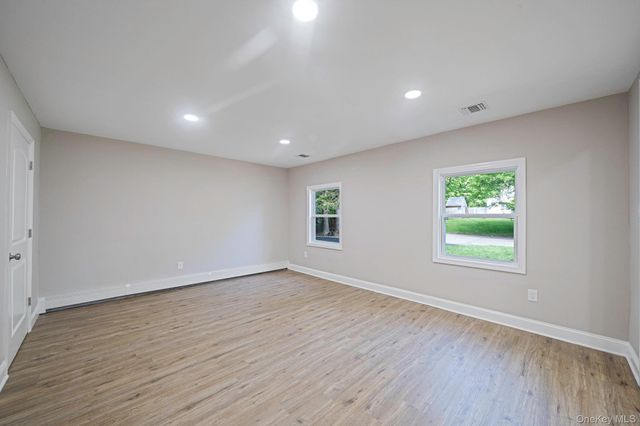 4 Evans Street, Coram, NY 11727