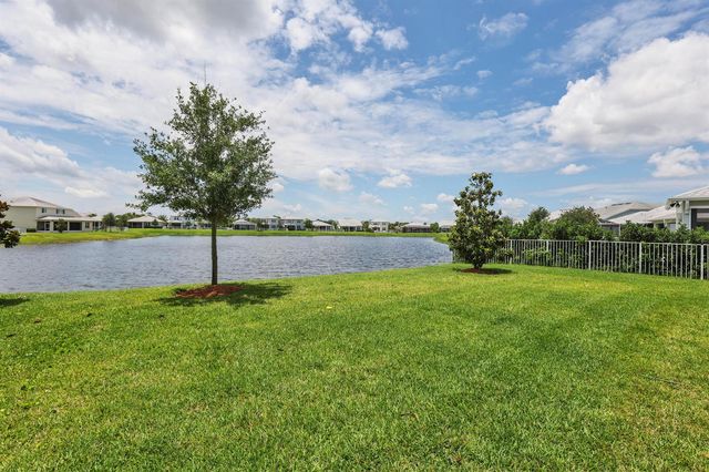 10484 SW Captiva Drive, Port St. Lucie, FL 34987