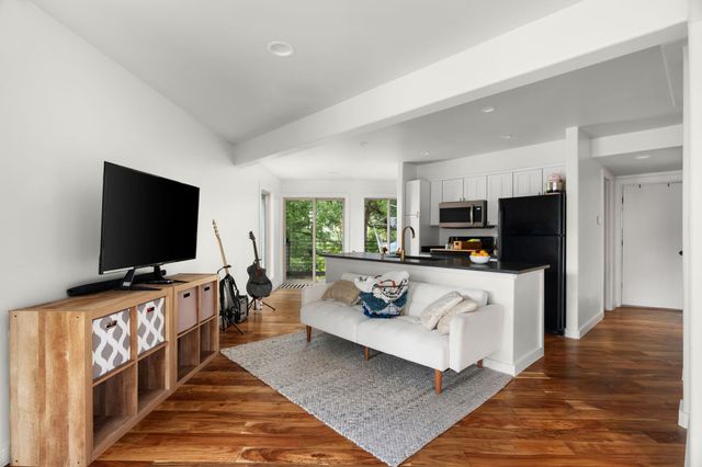7626 Parkview CIR, Austin, TX 78731