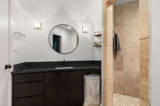 7626 Parkview CIR, Austin, TX 78731