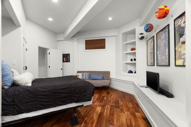 7626 Parkview CIR, Austin, TX 78731