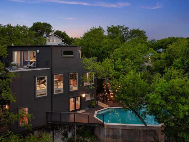 7626 Parkview CIR, Austin, TX 78731