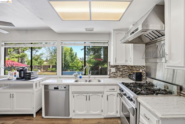 1805 Geyser Ct, Antioch, CA 94509