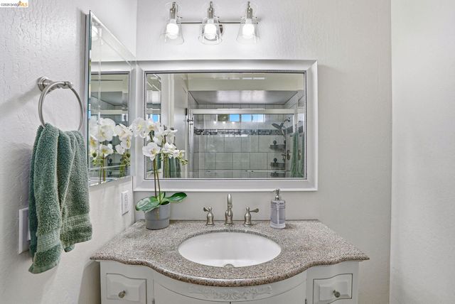 1805 Geyser Ct, Antioch, CA 94509