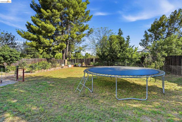 1805 Geyser Ct, Antioch, CA 94509