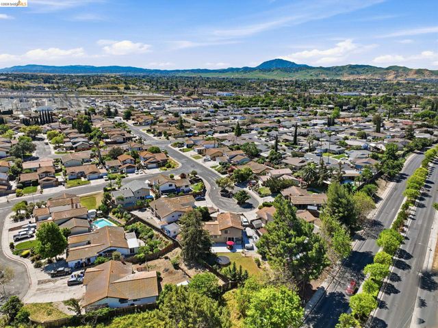 1805 Geyser Ct, Antioch, CA 94509