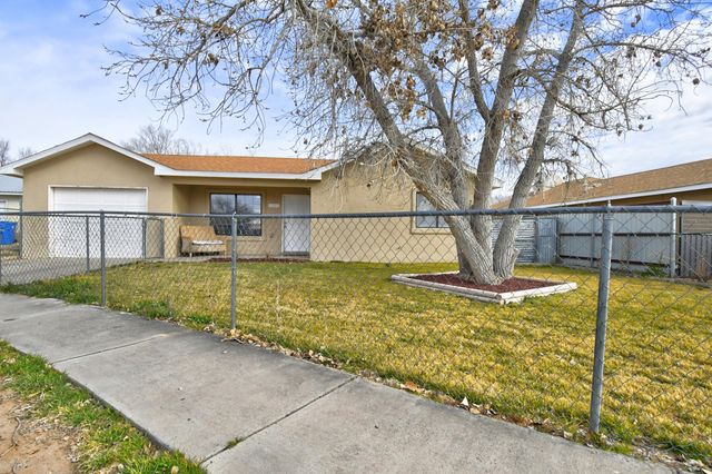 1020 Spruce Court SE, Los Lunas, NM 87031