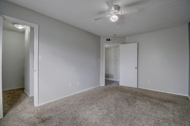 1020 Spruce Court SE, Los Lunas, NM 87031