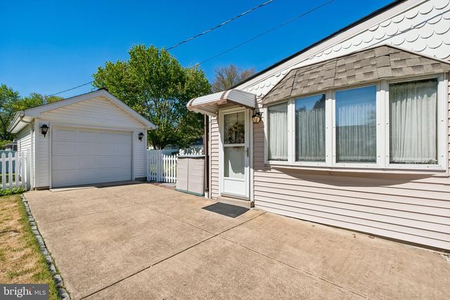 1248 NOLEN RD, Abington, PA 19001