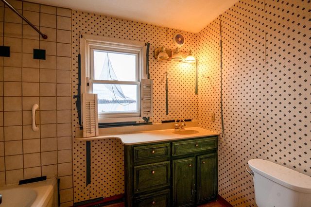 35 E Knapp Street, Unknown, WI 54868