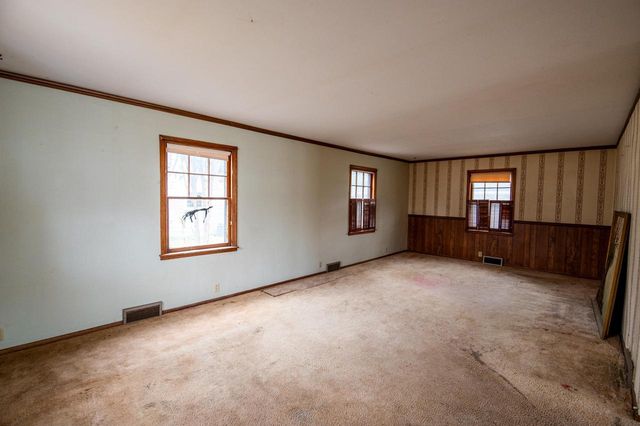 35 E Knapp Street, Unknown, WI 54868