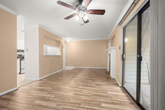 3500 Tangle Brush Drive 102, Spring, TX 77381