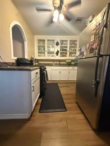 671 N. Race, Stephenville, TX 76401