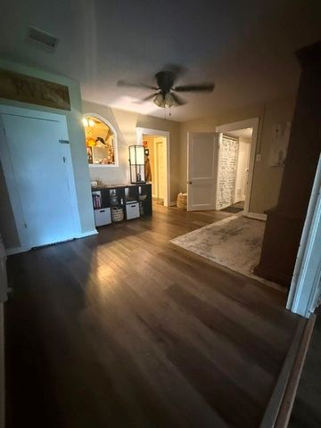 671 N. Race, Stephenville, TX 76401