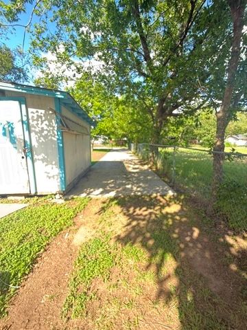 671 N. Race, Stephenville, TX 76401