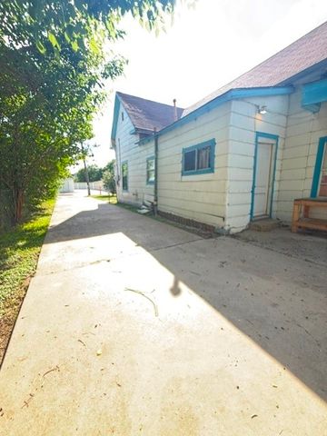 671 N. Race, Stephenville, TX 76401