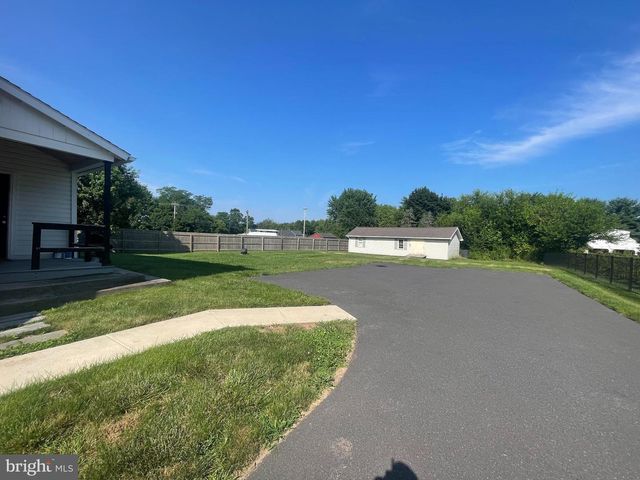 233 MORWOOD RD, Harleysville, PA 19438