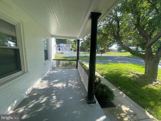 233 MORWOOD RD, Harleysville, PA 19438