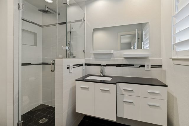 4242 Travis Street 106, Dallas, TX 75205