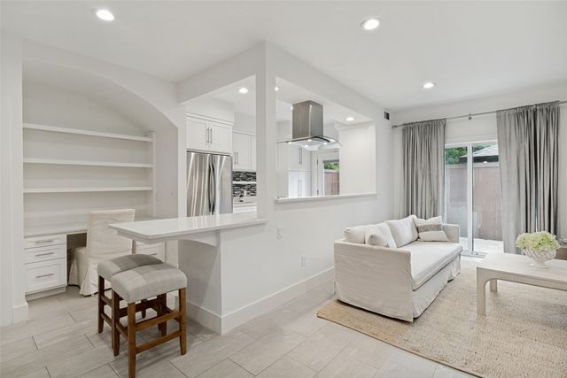 4242 Travis Street 106, Dallas, TX 75205
