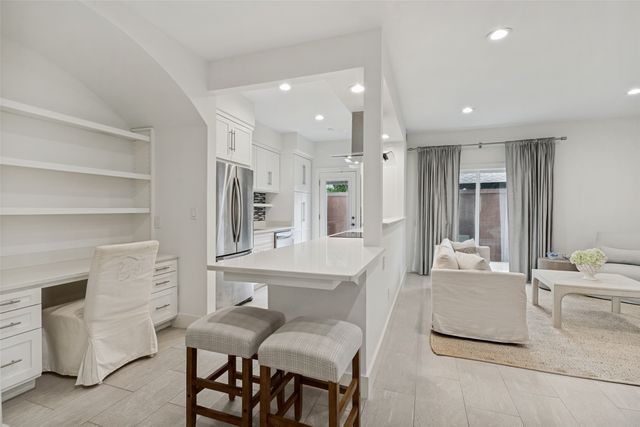 4242 Travis Street 106, Dallas, TX 75205
