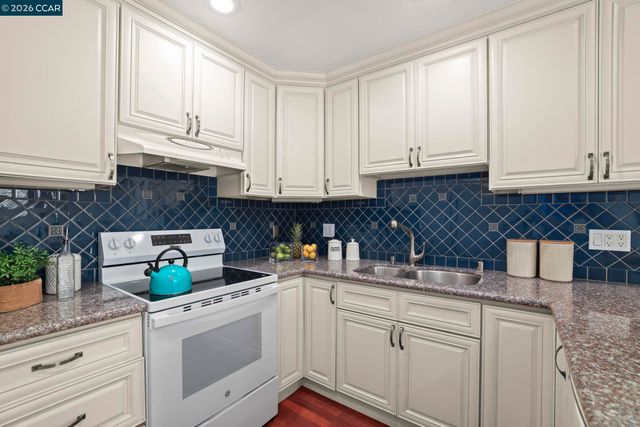 2135 Ascot Dr 13, Moraga, CA 94556