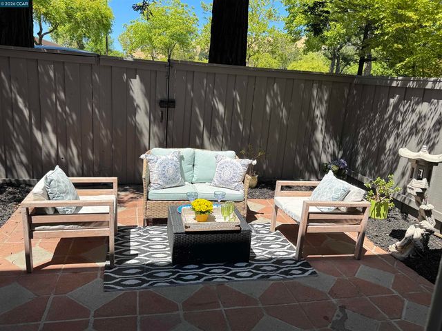 2135 Ascot Dr 13, Moraga, CA 94556