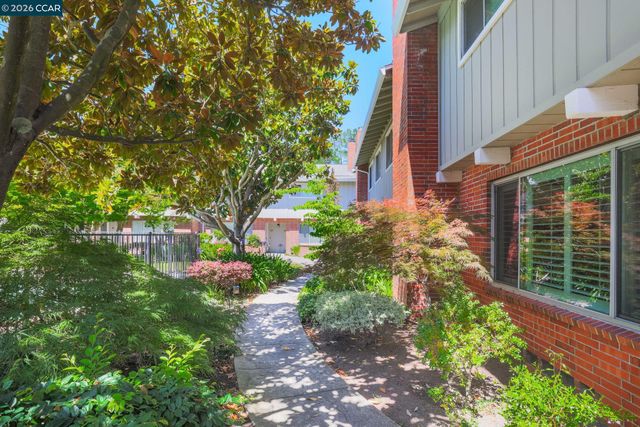2135 Ascot Dr 13, Moraga, CA 94556