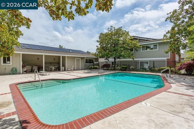 2135 Ascot Dr 13, Moraga, CA 94556