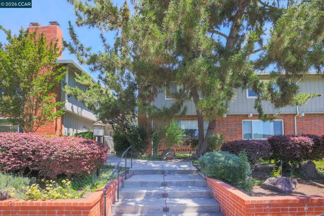 2135 Ascot Dr 13, Moraga, CA 94556
